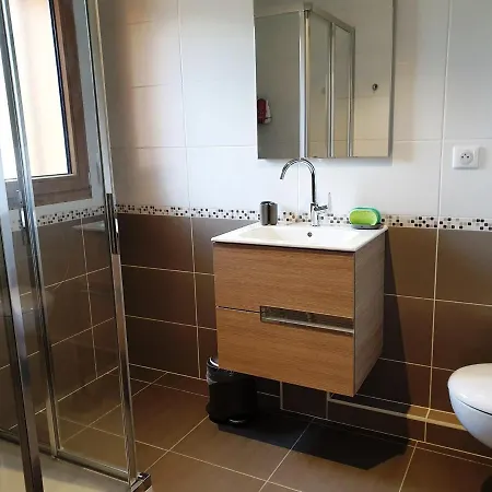 Appartement Cosy 3 Pieces Avec Balcon, Garage Et Wi-fi - Fr-1-598-40